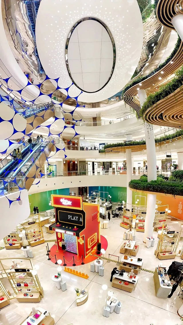 老佛爷百货上海首店“接地气” 涅磐重生还是重蹈覆辙？